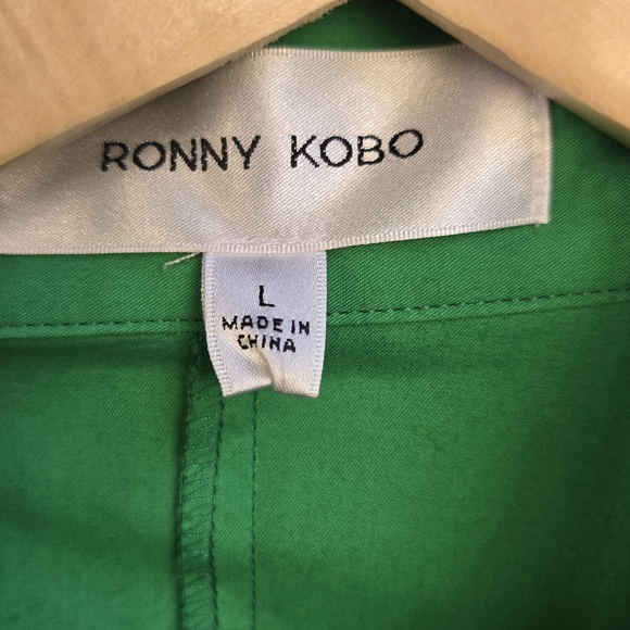 Ronny Kobo Green Wrap Tie Front Blouse French Cuffs - Picture 6 of 10